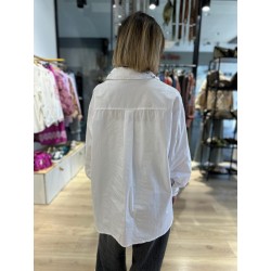 Chemise Blanche avec Bijoux