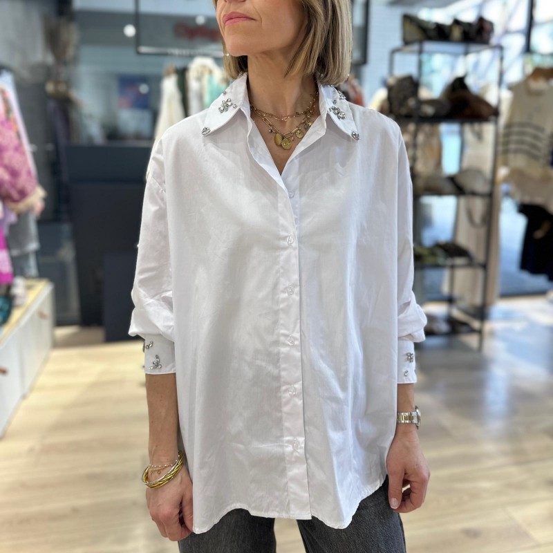 Chemise Blanche avec Bijoux