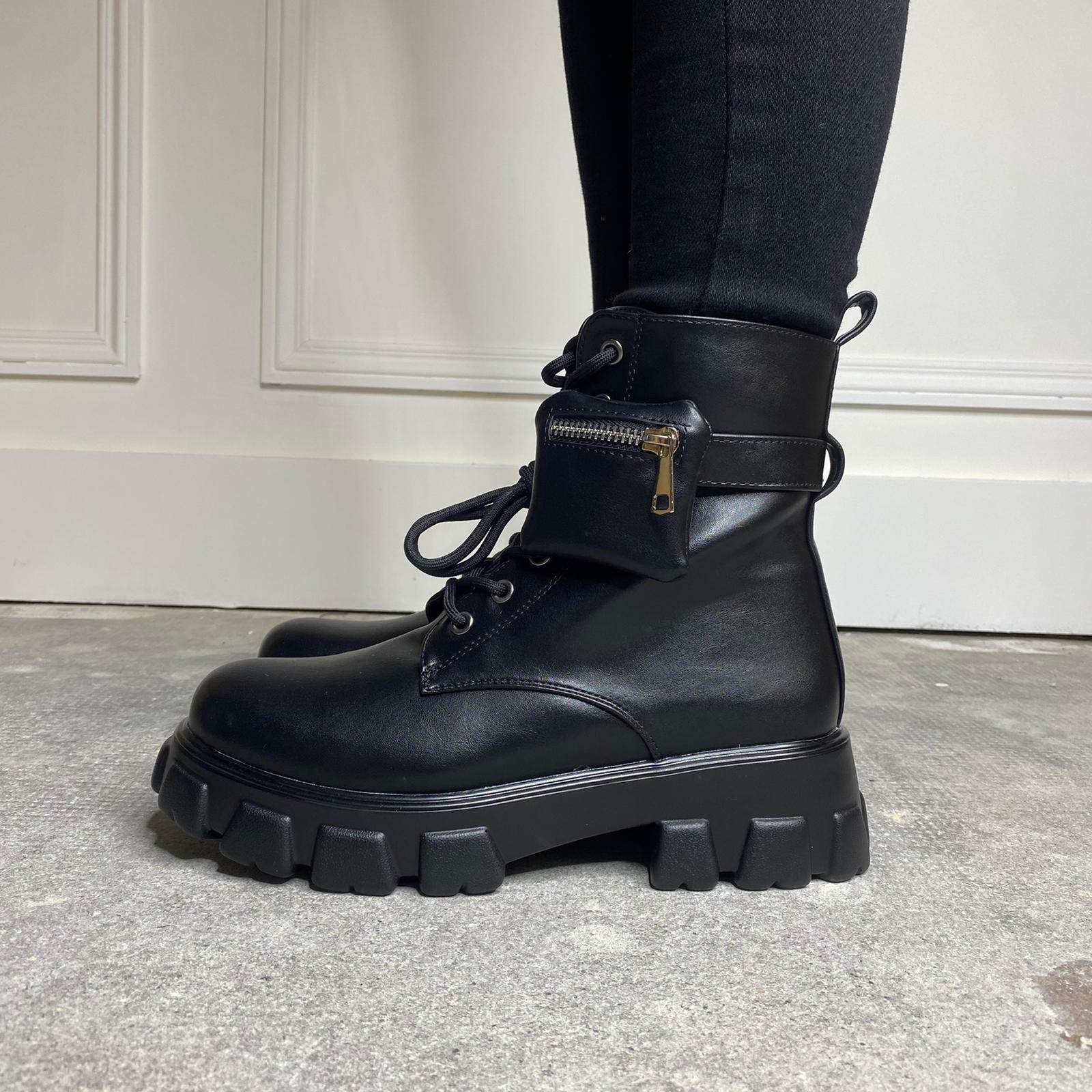 Botte similicuir avec poche et semelle épaisse