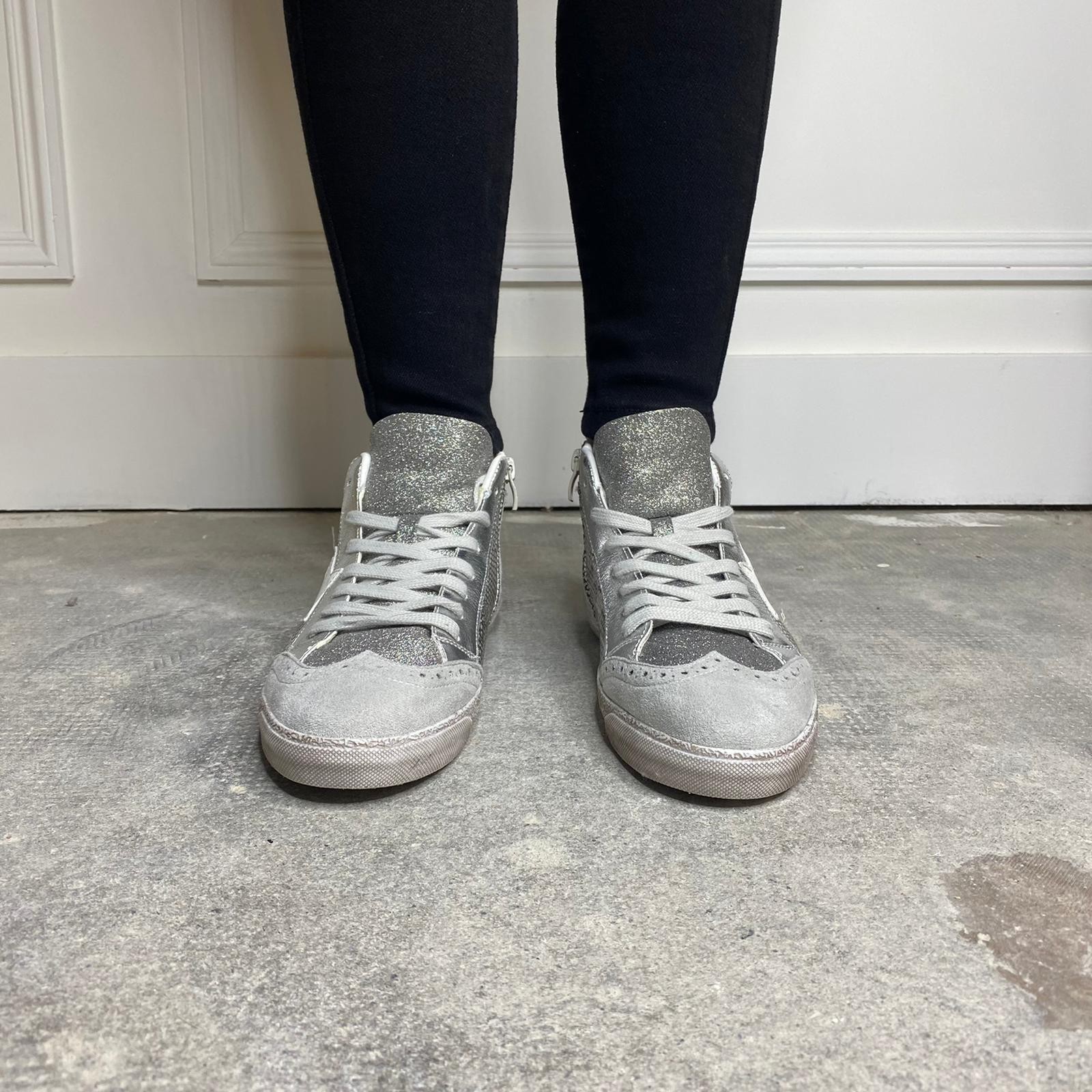 basket couleur argent